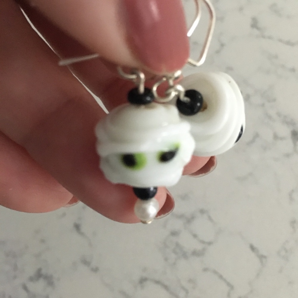 🎃Creepy mummy head earrings - Picture 5 of 5